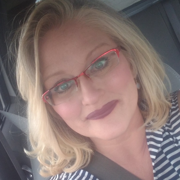 Meet your Posher, Labreeska - Picture 2 of 3